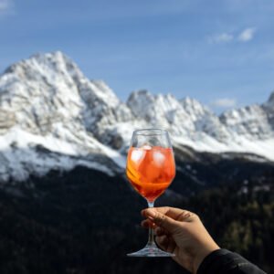 Camping Weingläser mit Aussicht – stilvoller Genuss in den Dolomiten
