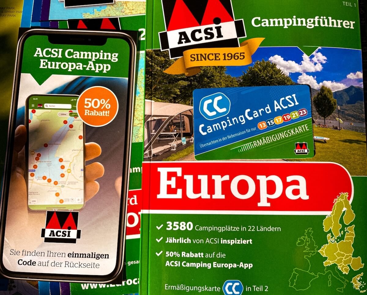 ACSI CampingCard und Campingführer Europa mit App-Rabatt und Ermäßigungskarte für Camper