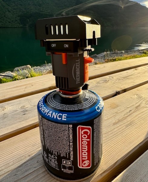 Thermacell Backpacker am See – Mückenschutz beim Camping mit Coleman-Gaskartusche